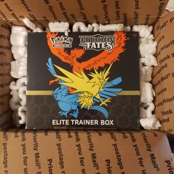 Pokemon Hidden Fates Elite Trainer Box