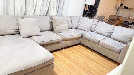 🚛 FREE DELIVERY!!! 🚛 Large Light Gray Sectional Sofa with Chaise