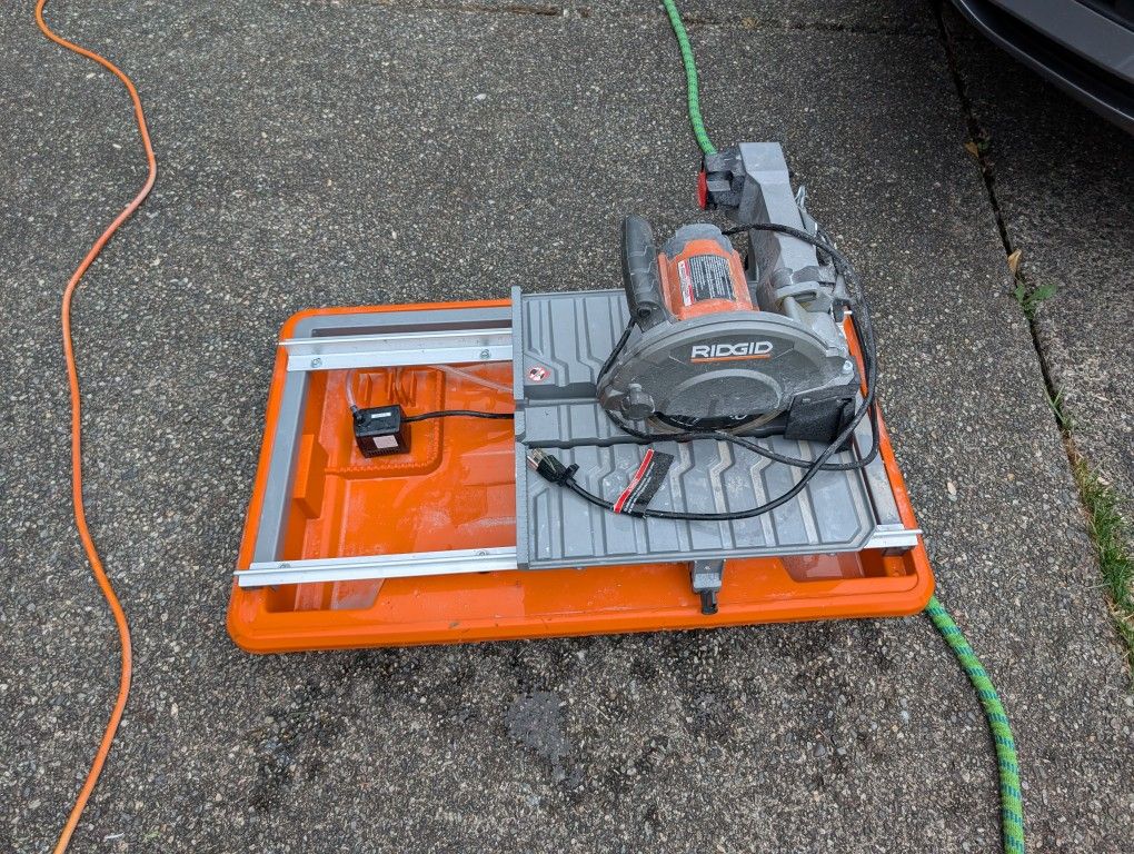 Ridged Tile Saw