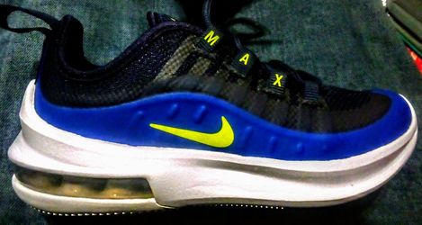 Boys Nike AirMax AXIS Size 11C