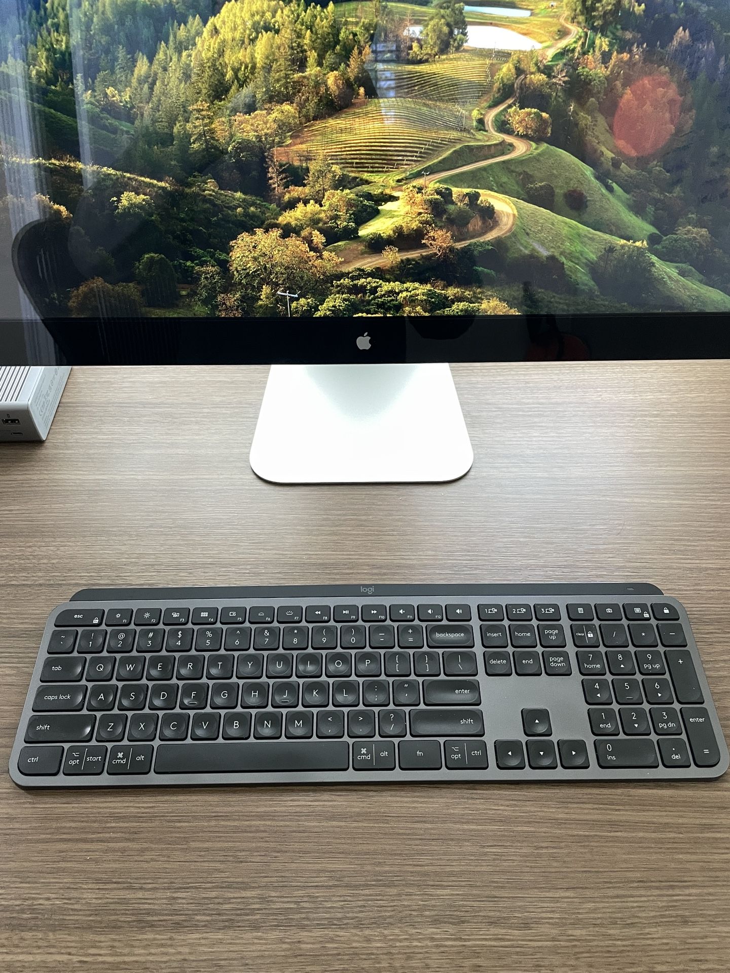 Logitech MX Keys - Illuminated Wireless Keyboard (Apple macOS, Microsoft Windows, Linux)