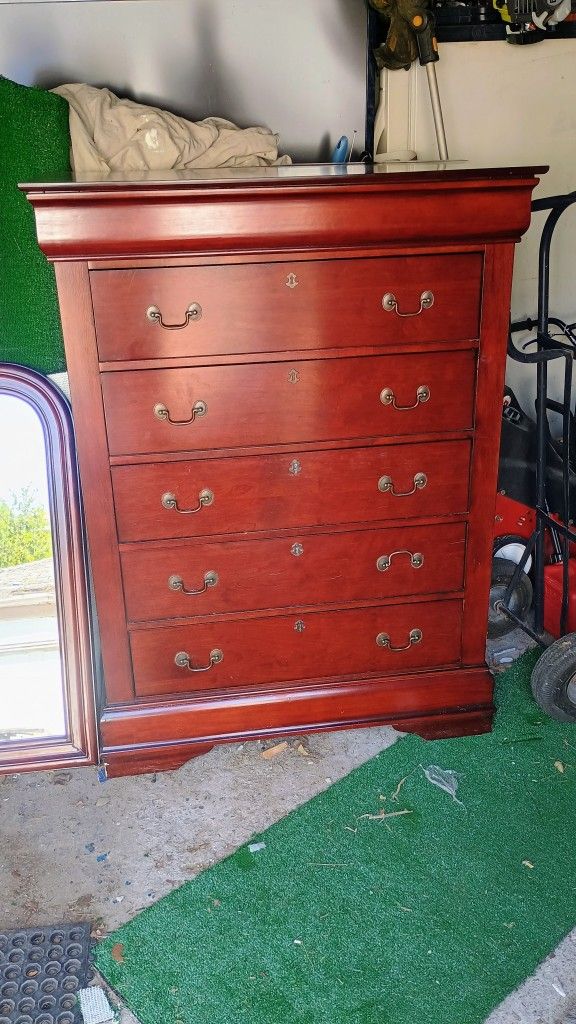 Cherry Wood Dresser Chest With Mirror