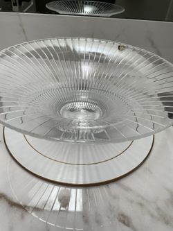 Fluted Italian Crystal Glass Centerpiece Bowl With De Practice Edges
