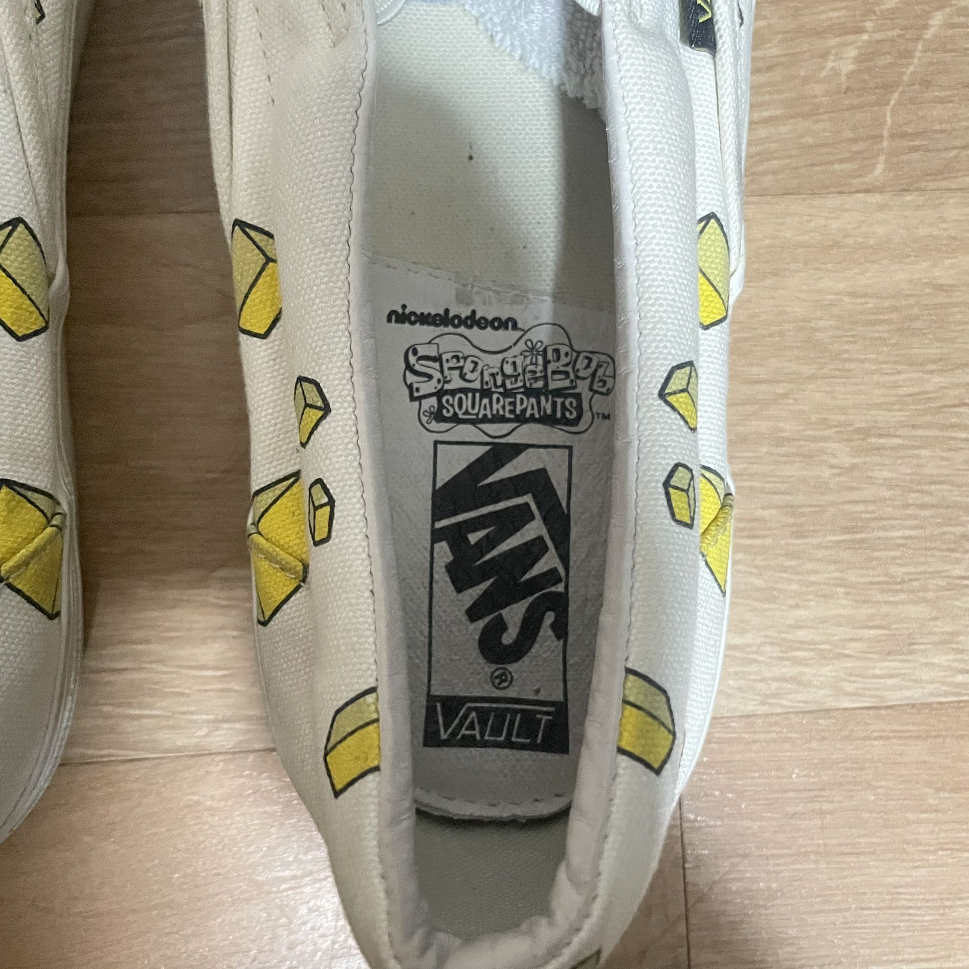 Vans OG Vault X SpongeBob ~ White Classic Slip-ons ~ Size 9.5 Men