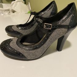 Ladies Black & Gray Dexflex Brand High Heel Shoes 