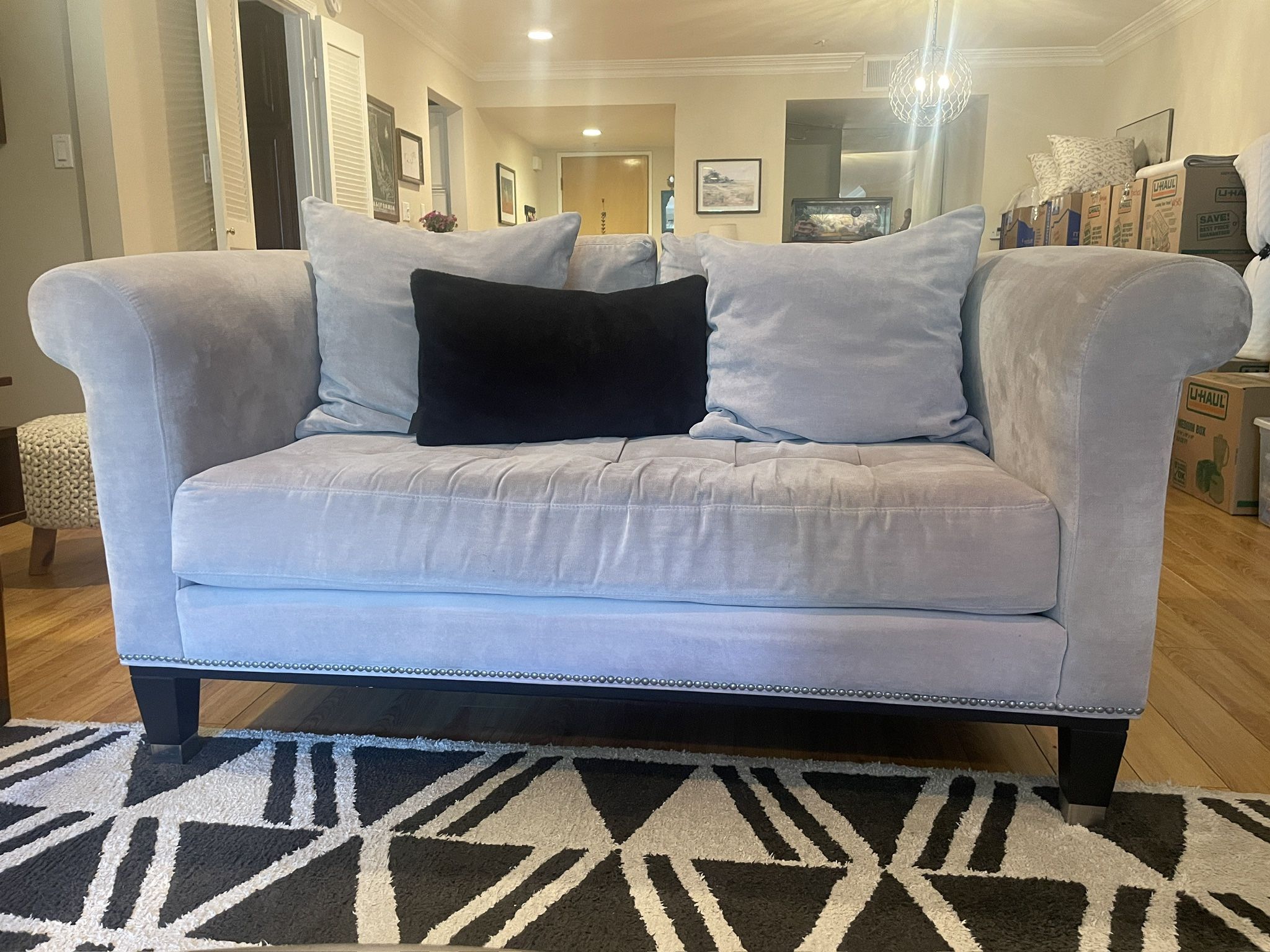 Loveseat 