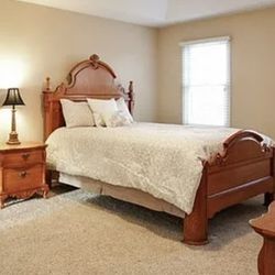 Lexington Furniture Carved Victorian Mansion Oak Bed (Queen Size)