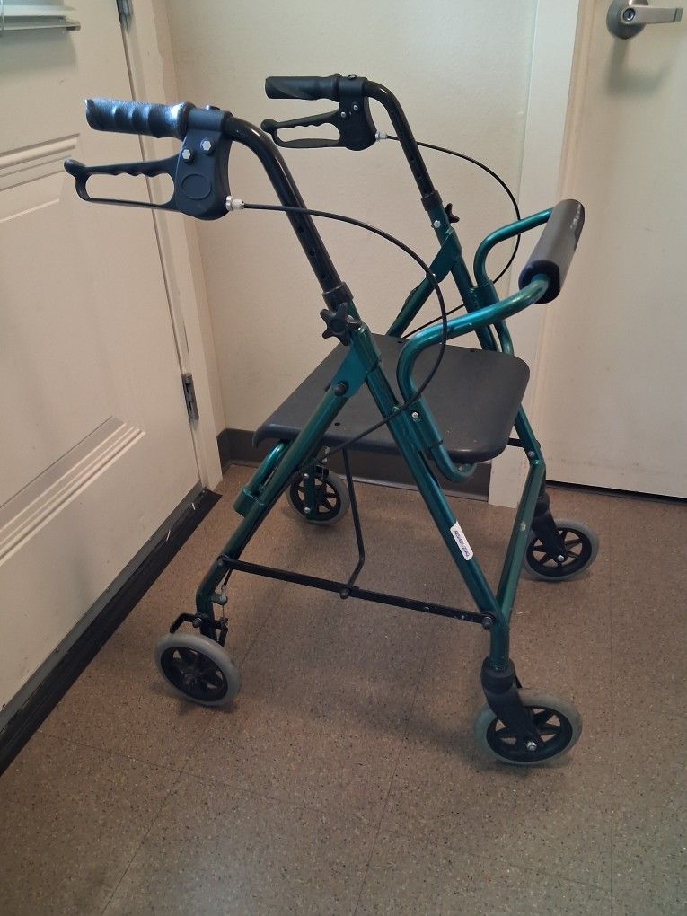 Invacare MEDICAL WALKER ๐ ๐ฉ ๐ OUTDOOR Or /Indoors. ...Use โ RAREโExtra SMOOTH RIDER...Rubber Wheels ๐