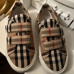 New Authentic Burberry Kids Toddlers Shoes Size 11-11.5 Used Once Comes With Box And Dust Bag