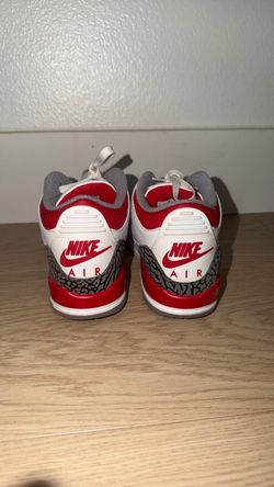 Jordan 3 Retro (Fire Red)