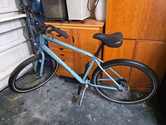 Univega Weekend Escape 2.0 Hybrid Bike 27.5" Shimano Altus Disc Brakes - Like New