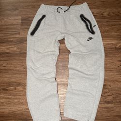 Mens Medium Nike Tech Fleece Sweats