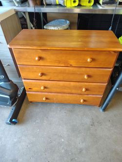 4-Drawer Solid Wood Dresser