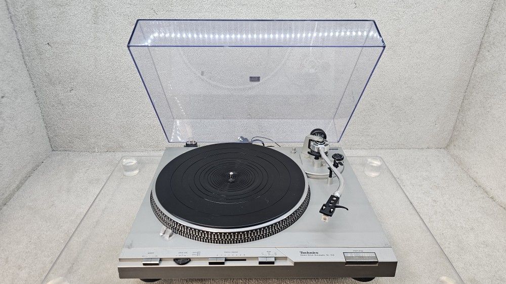Fully working Technics SL-D3 turntable