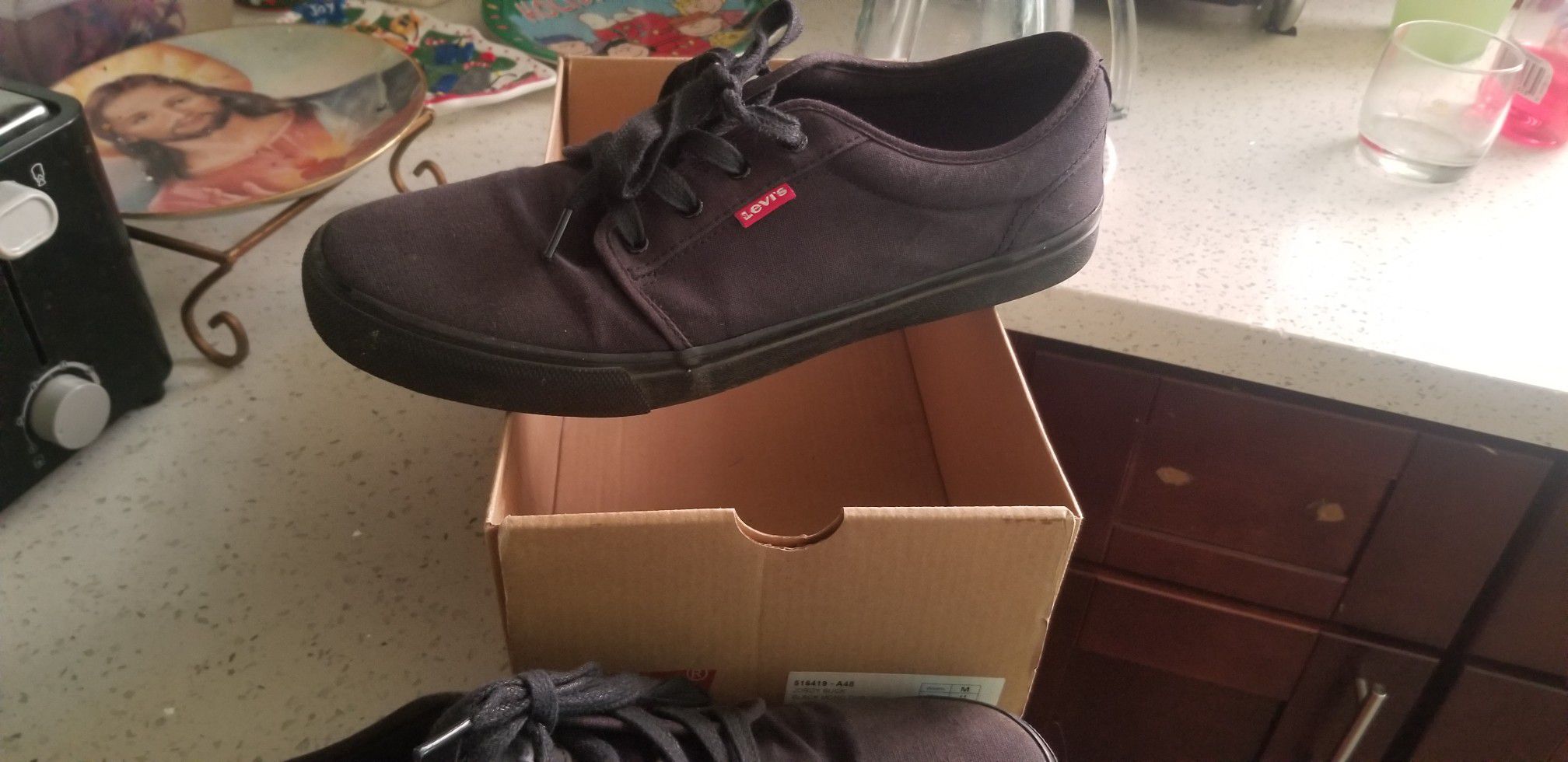 Levis show like new size 11