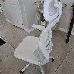 Office Chair (White)
