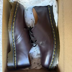 BRAND NEW DARK BURGUNDY SIZE 11 DOC MARTEN