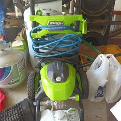 2000 PSI Electric Pressure Washer 
