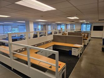 16  6x 8 foot office cubicles with power