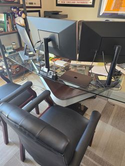 Beautiful Scandinavian Design Office desk and 2 chairs