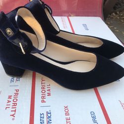 Vintage “Nine West” Navy Blue Velvet Heels 