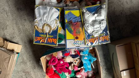 Lot of beanie babies