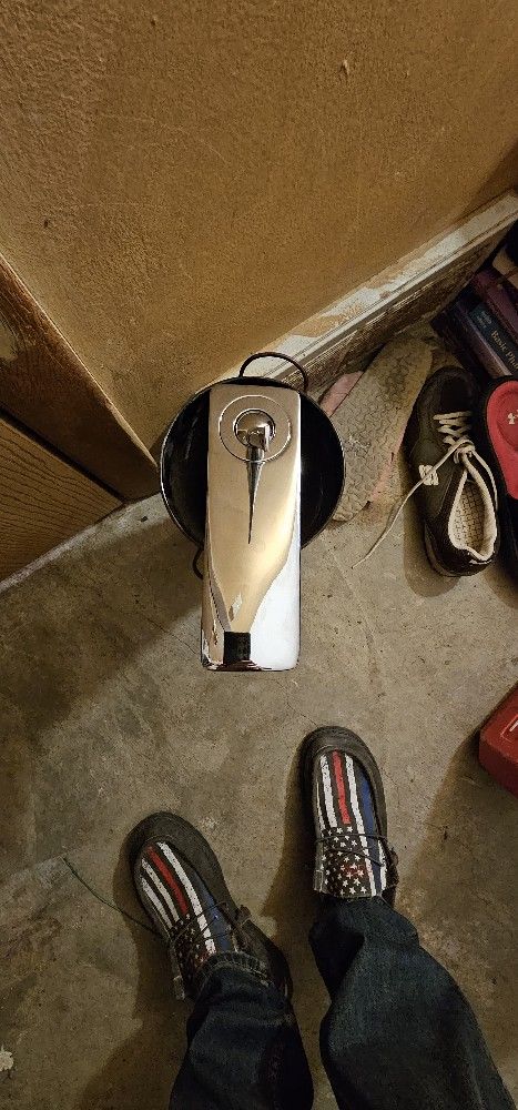 Single Hole Faucet