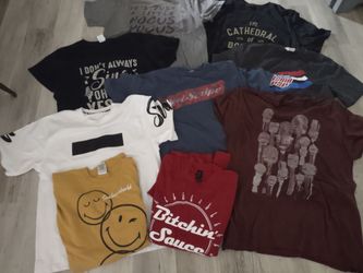 Bundle of nine men's t-shirts