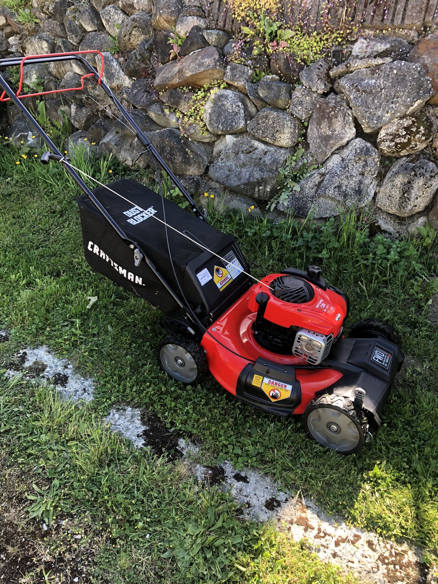CRAFTSMAN M220 21 in Gas Self propelled lawn mower with 150 cc