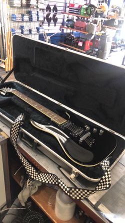 1003 Schecter HELL RAISER Black 6-String Electric Guitar in Hard Carry Case 547135