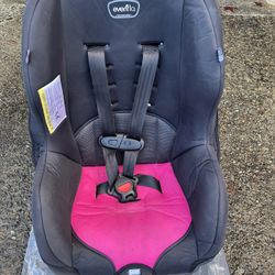Tall back convertible car seat for girls Evenflo (in Des Moines)