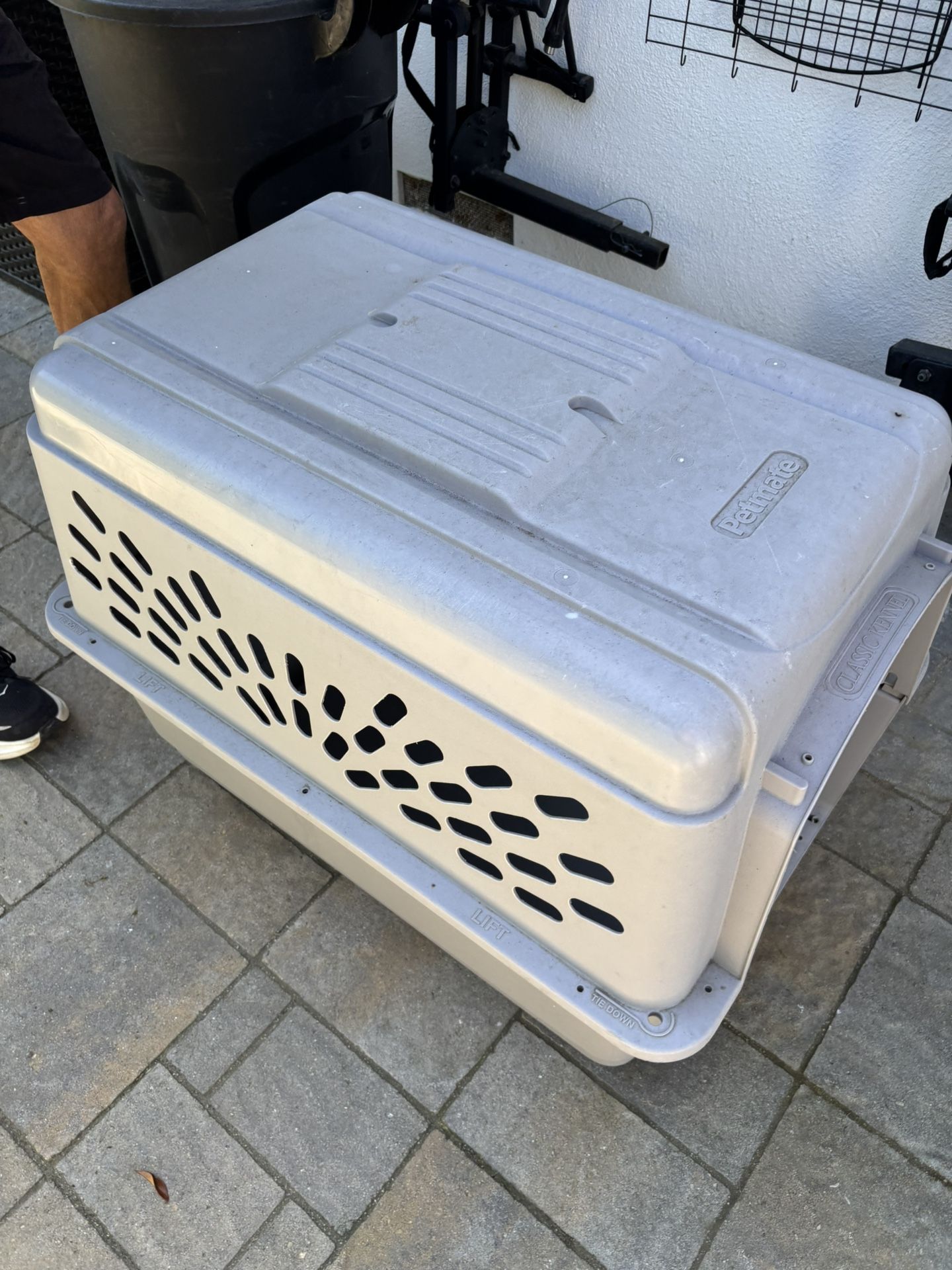 Large Dog Kennel -