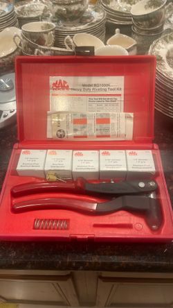 MAC tools riveting tool kit