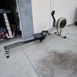 Concept 2 Pm5 Rower