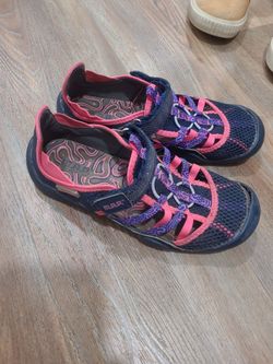 Hike girls' shoes, Size 3