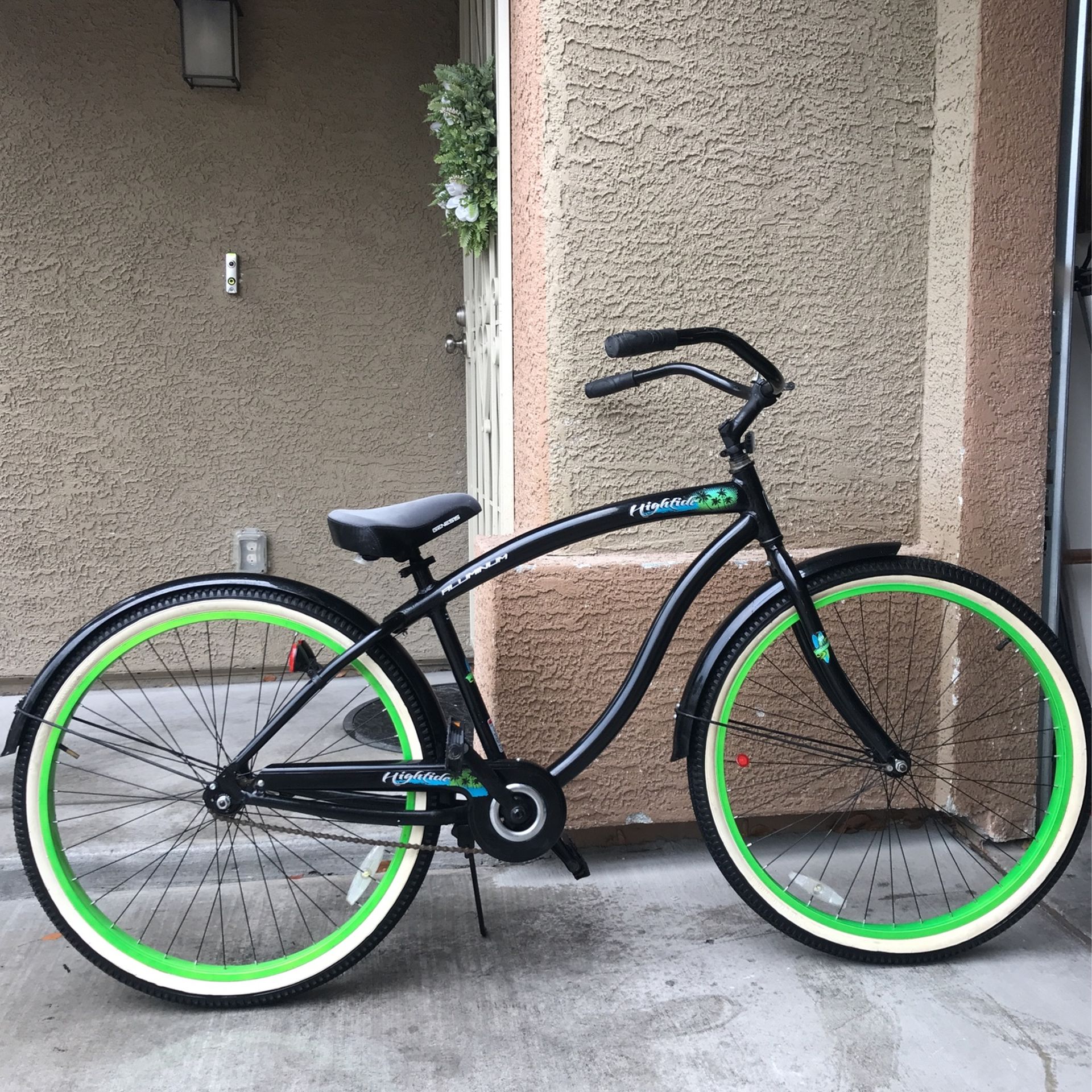 29 Genesis High tide Aluminum Frame Cruiser for Sale in North Las