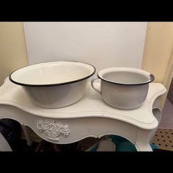 Vintage Enamelware Basin And Chamber Pot 