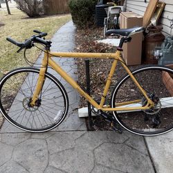 Novara buzz 22” racing bike 18” speed Shimano components disc brakes fully operable ready to ride  Feel free to give it a test ride I live three block
