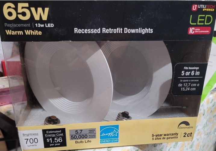 Utilitech LED 65W Recessed Retrofit Downlight Soft White Round 2ct NEW Fits 5/6"