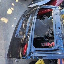 Gmc  Yukon  Chevy Chevrolet Tahoe  Tailgate Liftgate Oem  15 To 20