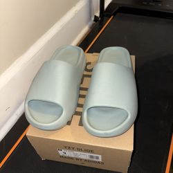 Yeezy Slide