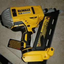 Dewalt brushless 30° Cordless Nail Gun 18 G (TOOL ONLY NO BATTERY INCLUDED)