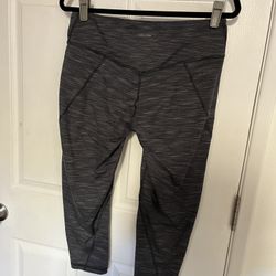 Gray Athletic Leggings Patagonia crop size large 