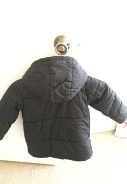 Very warm little girl old Navy’s beautiful jacket