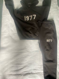 1977 essential suit