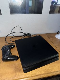PS4 With Games Headset And Controller 1TB Memory 
