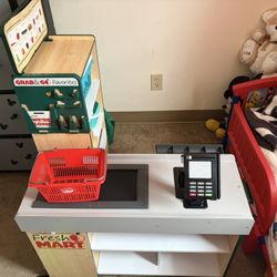 Melissa & Doug Fresh Mart Grocery Store Pretend Play Set