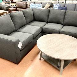 New Small Sectional 🔥🔥 HOT!!