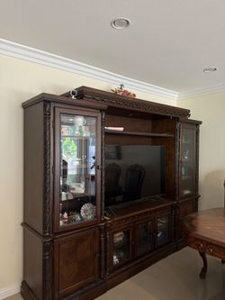 entertainment center/tv stand