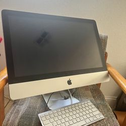 iMac w/ Keyboard 